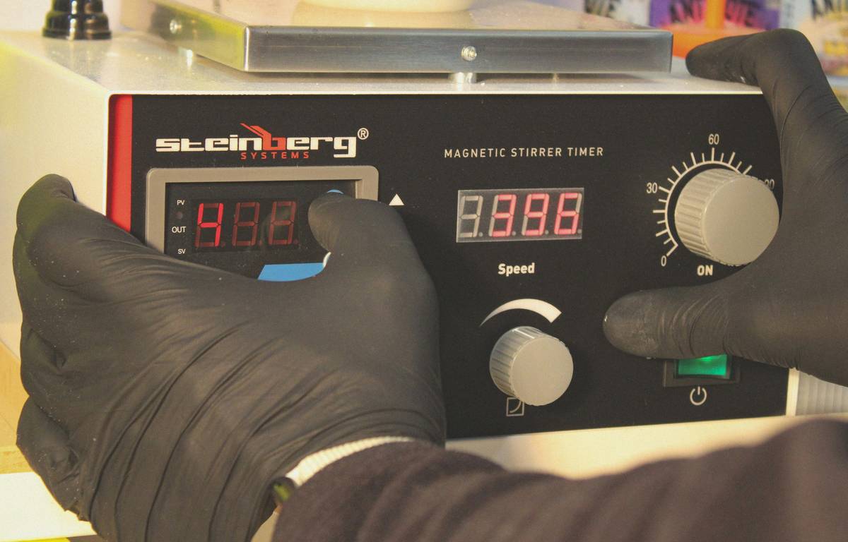 Durable Material Choices for Climbing Gloves: What Actually Holds Up on the Rock?